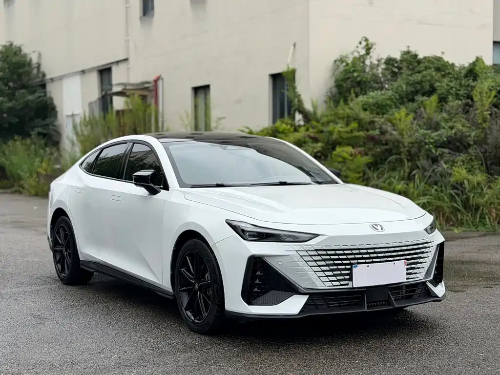 Changan UNI-V — миниатюра 3