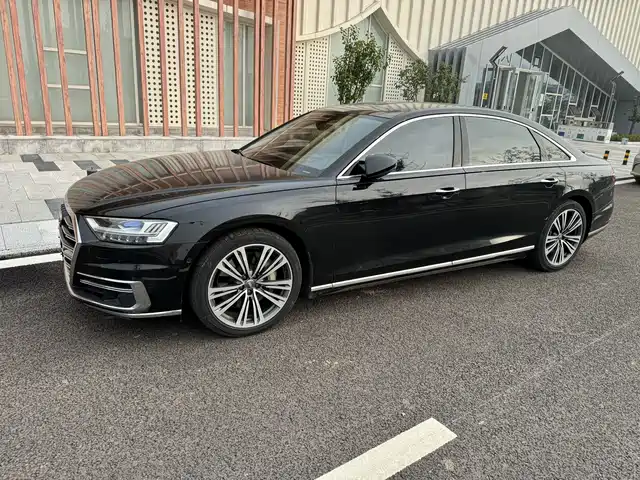 AUDI  A8 2019