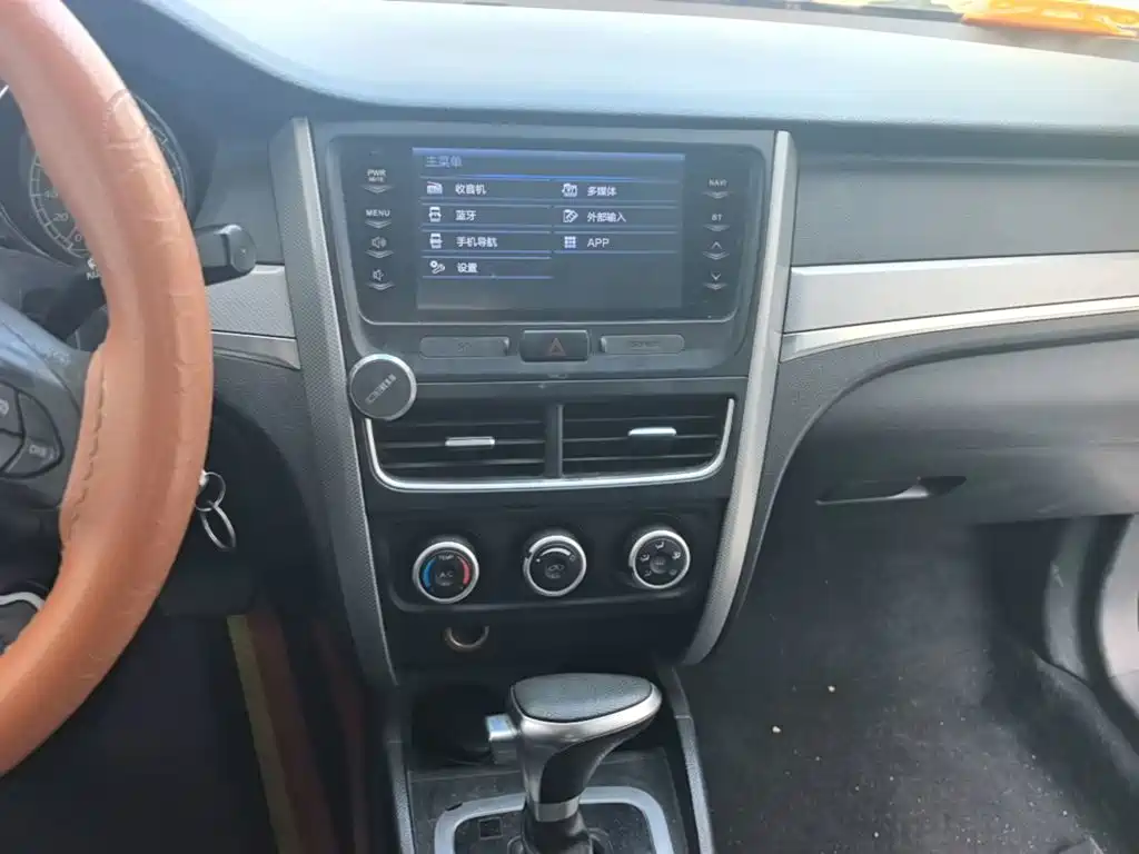 Bestune B30 — миниатюра 13