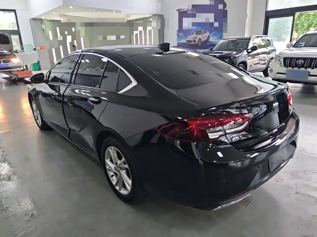 Buick Regal — миниатюра 5