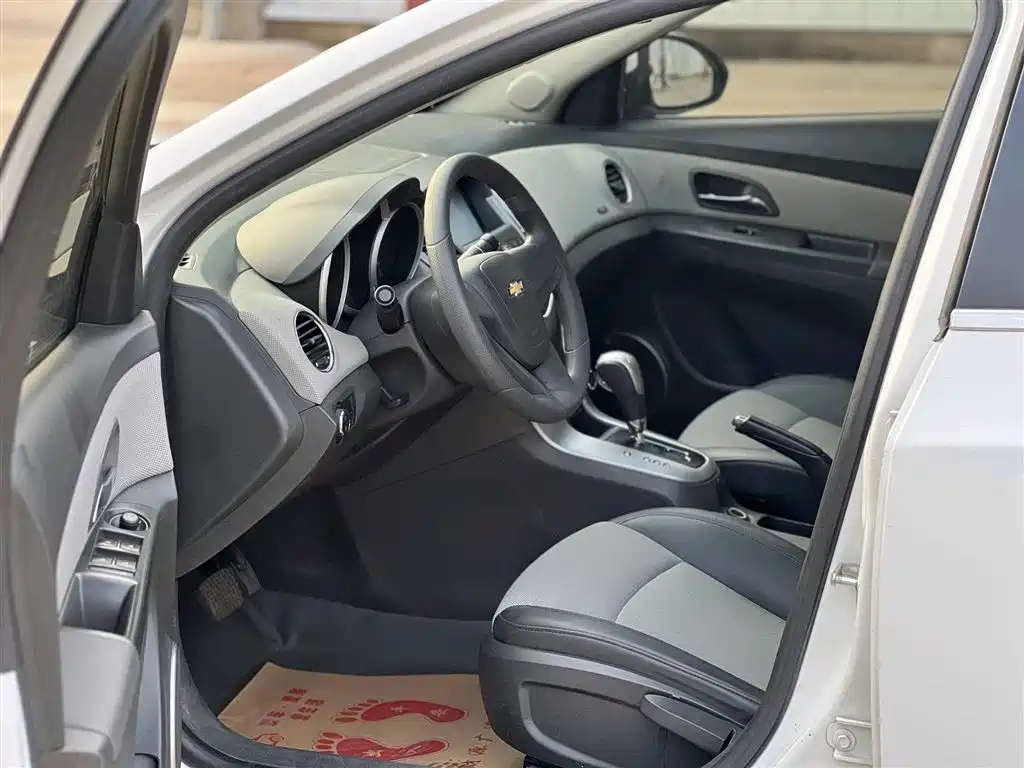 Chevrolet Cruze 2013 1.8L SE AT