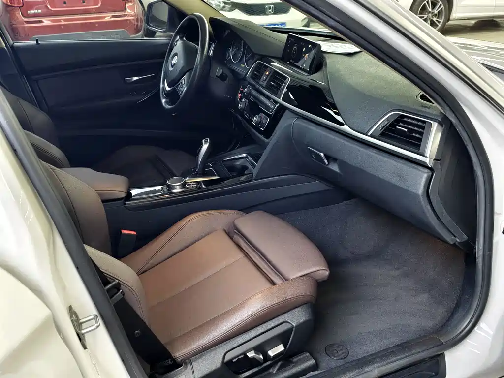 BMW 3 Series — миниатюра 4