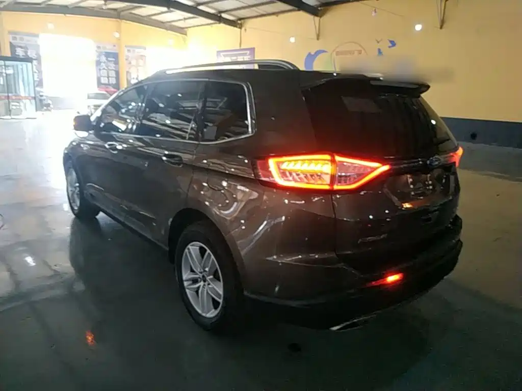 Ford Edge — миниатюра 5