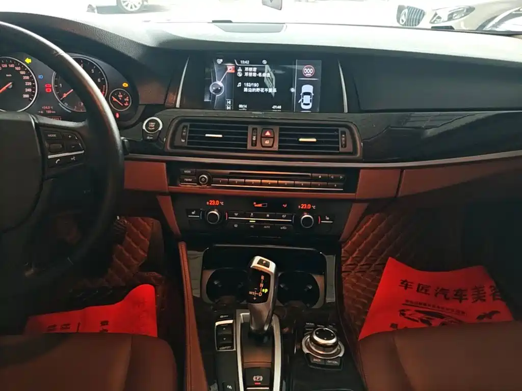 BMW 5 Series — миниатюра 9