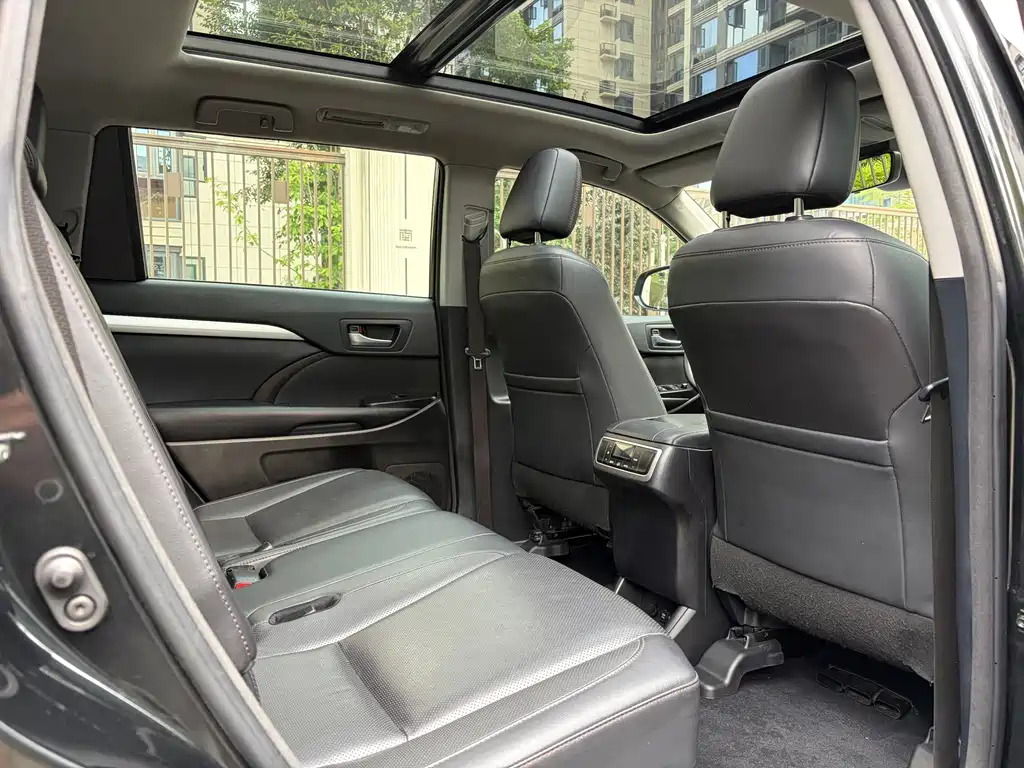 Toyota Highlander — миниатюра 12