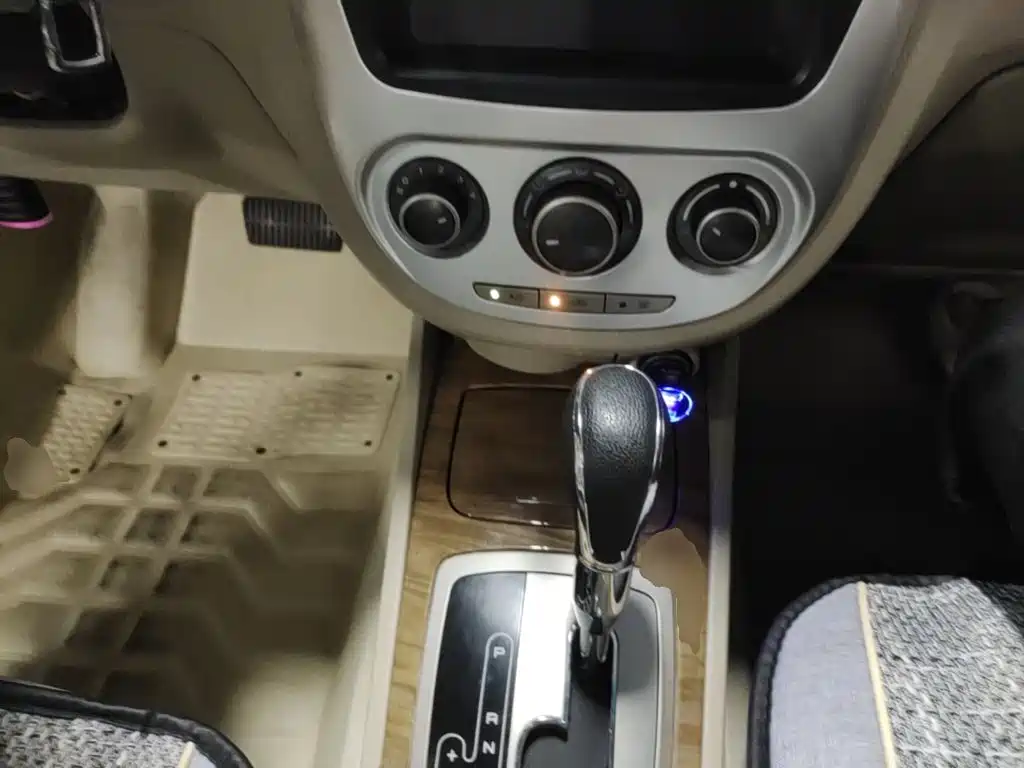 Buick Excelle — миниатюра 10