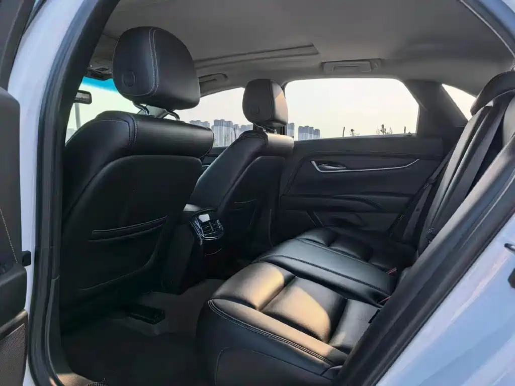 Cadillac XTS — миниатюра 5