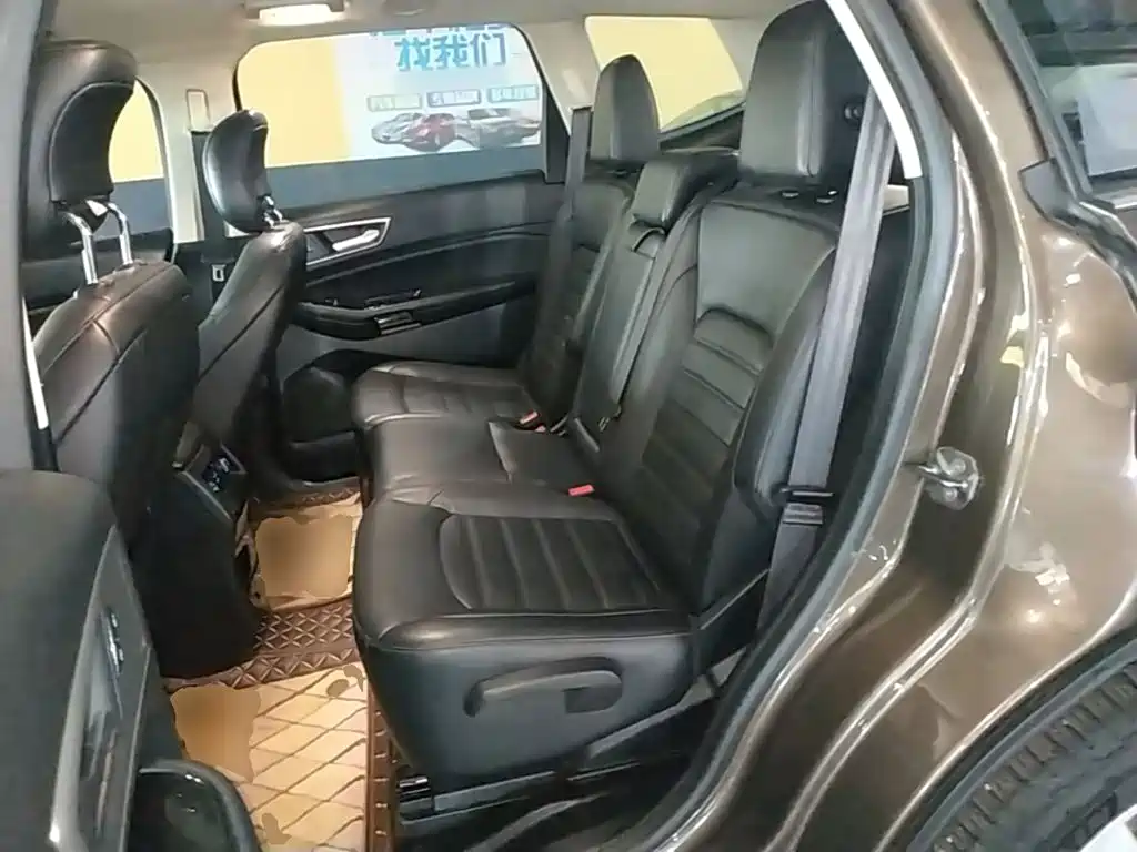 Ford Edge — миниатюра 17