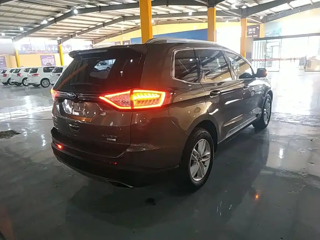 Ford Edge — миниатюра 7