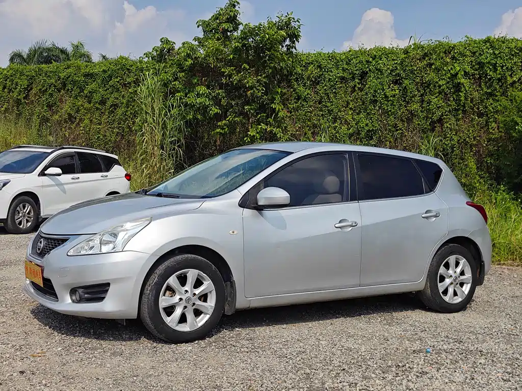 Nissan Tiida — миниатюра 2