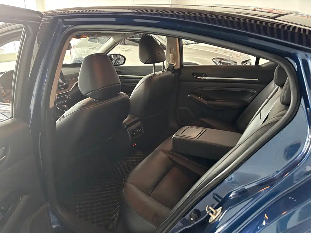 Nissan Teana — миниатюра 9