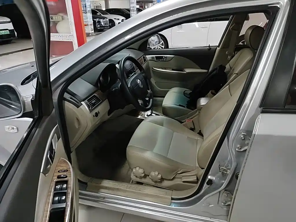 Buick Excelle — миниатюра 15