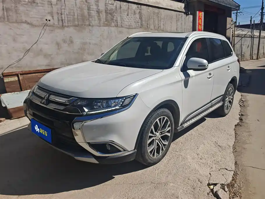 MITSUBISHI OUTLANDER