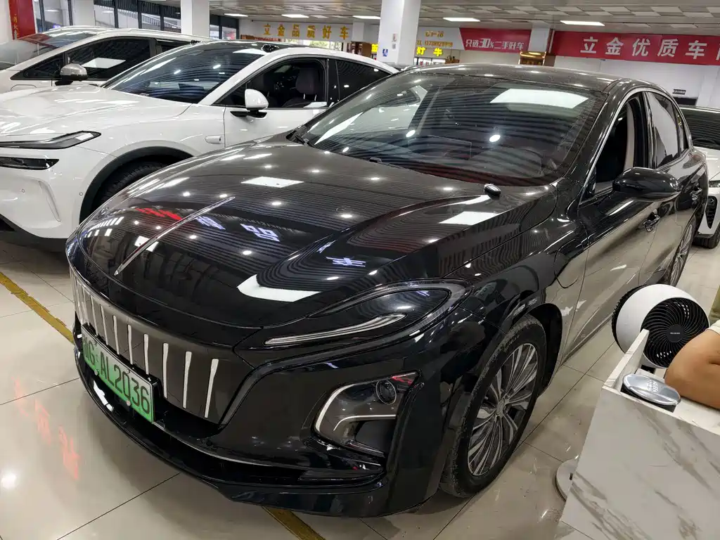 Hongqi Hongqi E-QM5 — миниатюра 3