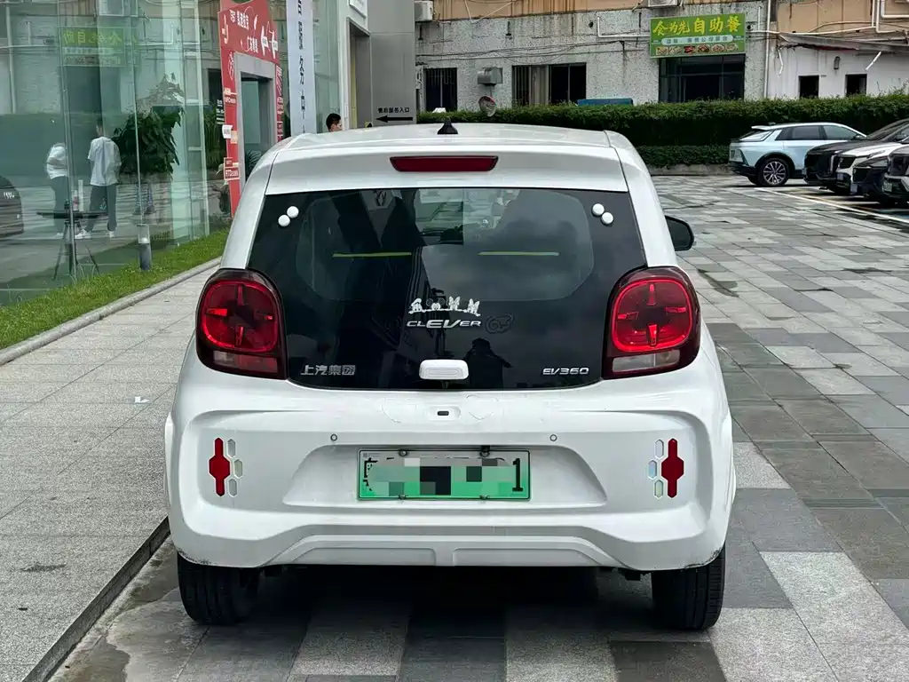 Roewe Clever 2021 302km мест