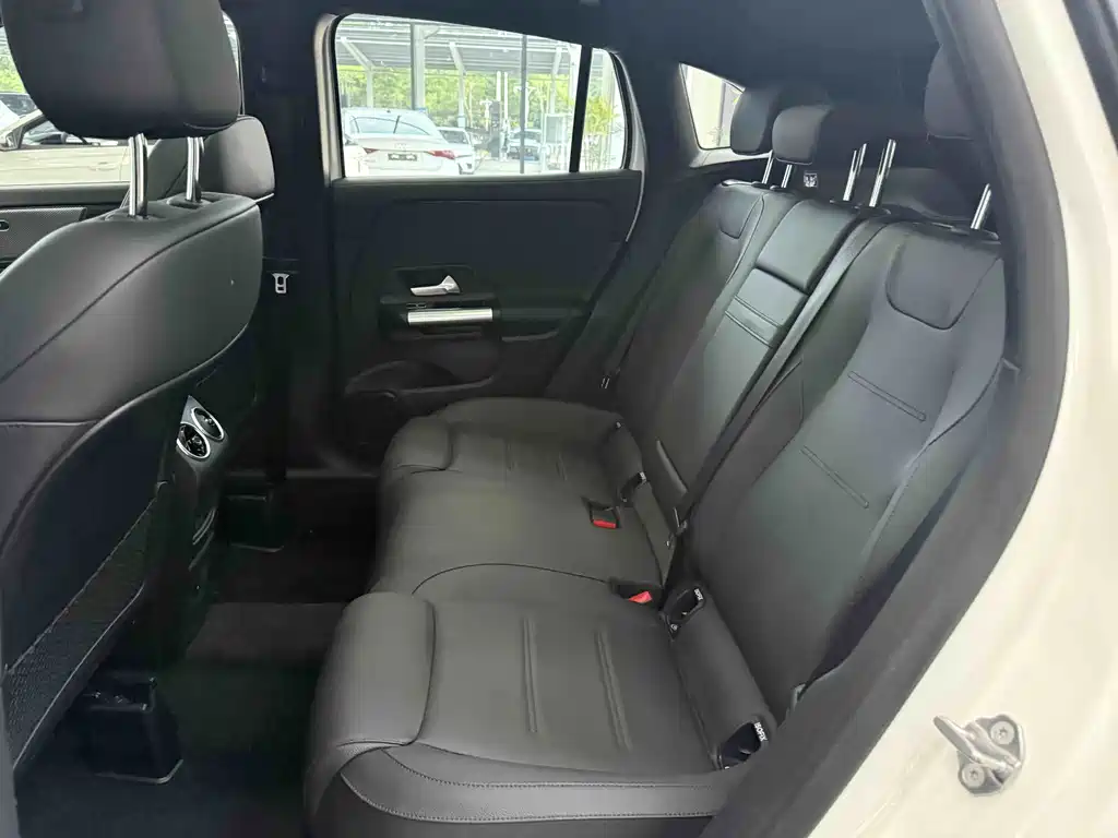 Mercedes-Benz GLA — миниатюра 15
