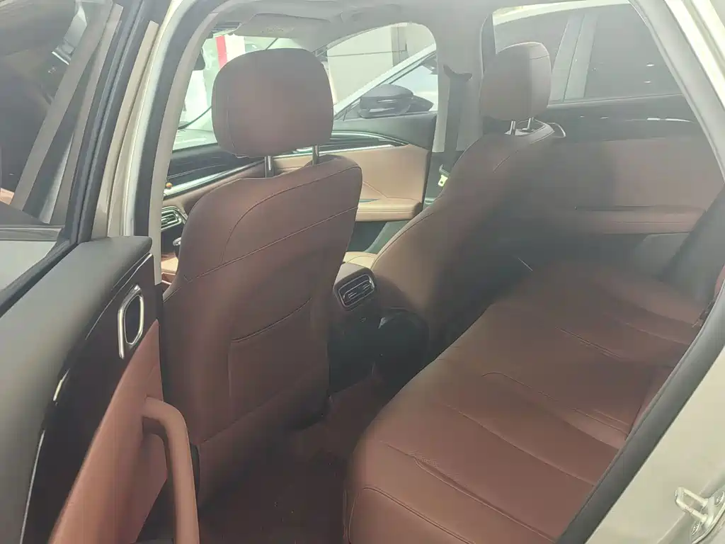 Geely Emgrand — миниатюра 6