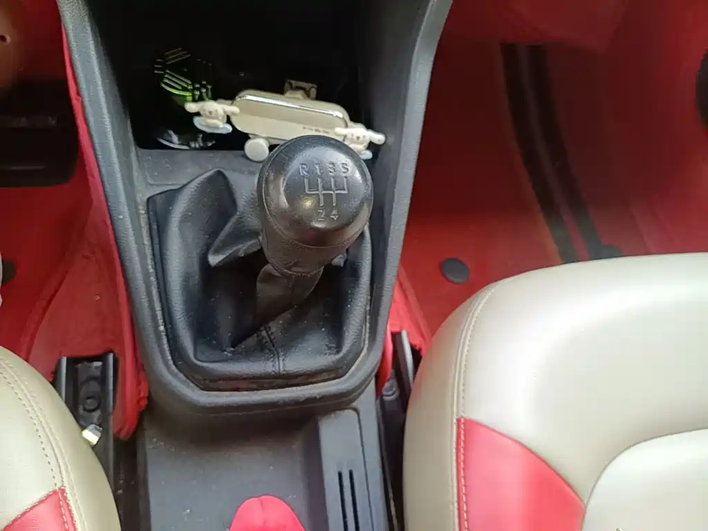 Volkswagen Jetta — миниатюра 14
