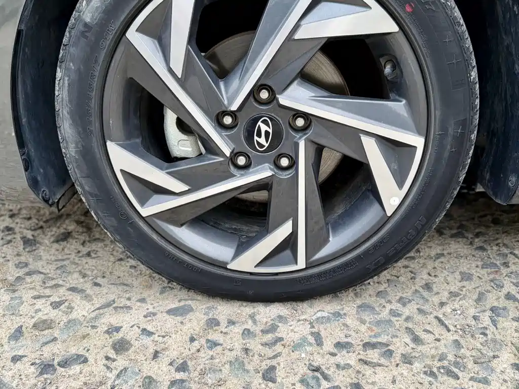 Hyundai Elantra 2023 1.5L CVT LUX Luxury