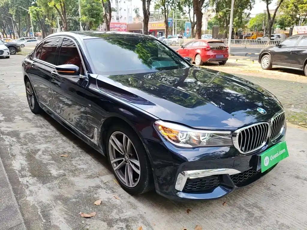 BMW 7 Series — миниатюра 4