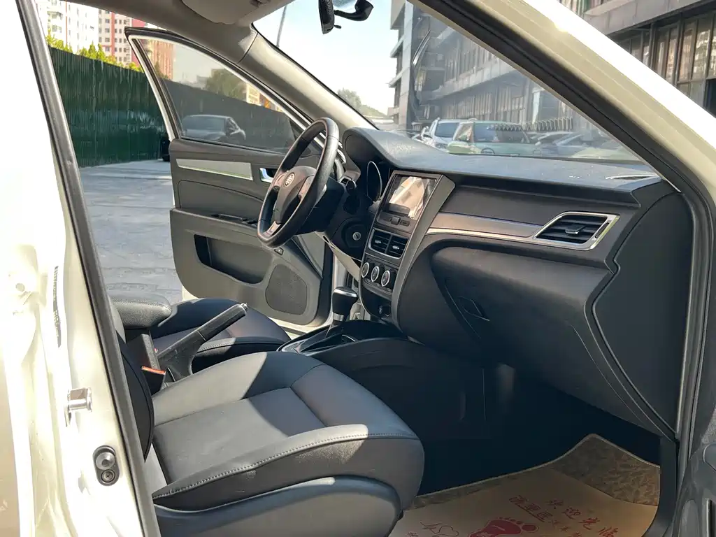 Bestune B30 — миниатюра 10