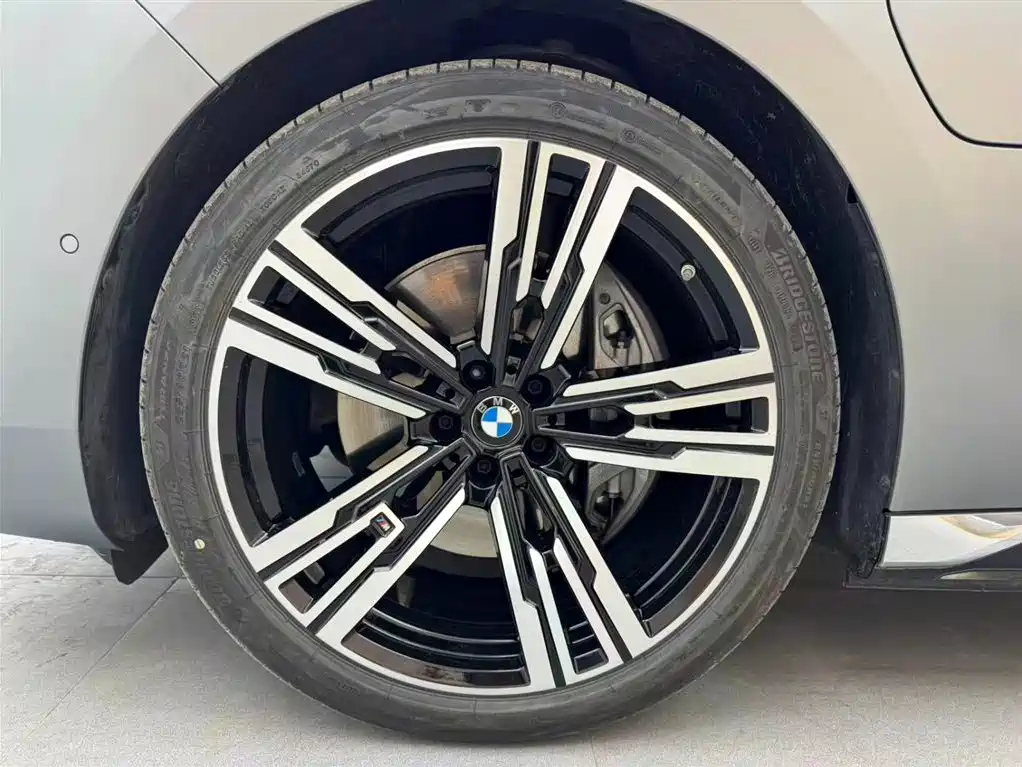BMW i7 — миниатюра 18