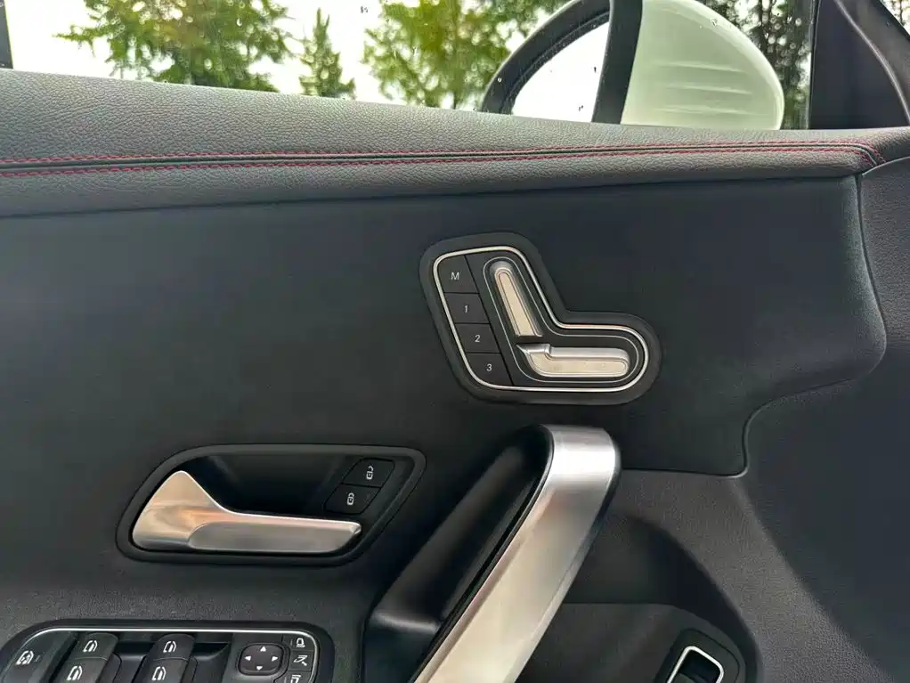 Mercedes-Benz CLA (Import) — миниатюра 18