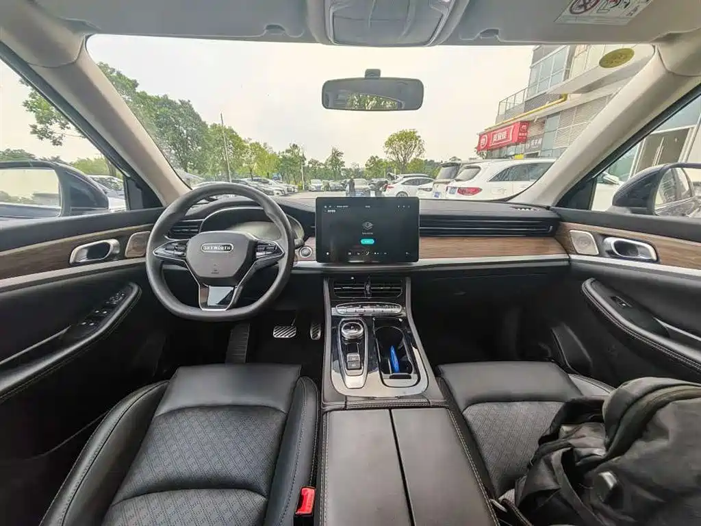 Skyworth EV6 — миниатюра 5