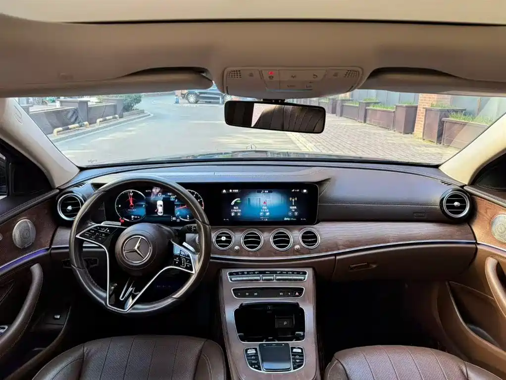 MERCEDES-BENZ E CLASS