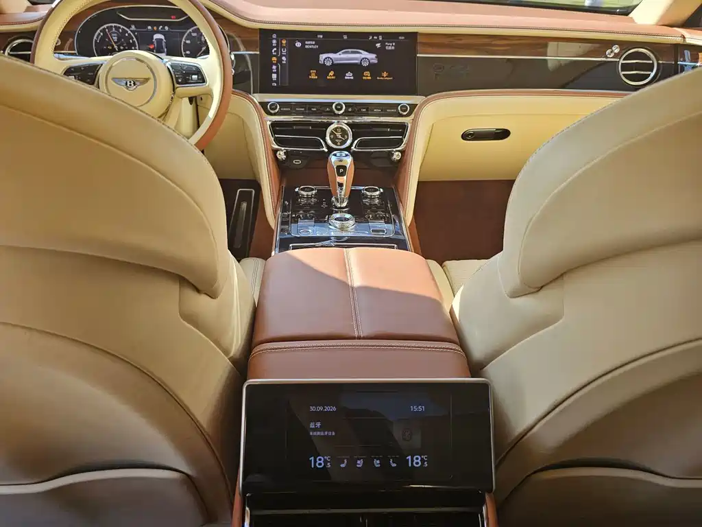 Bentley Flying Spur PHEV — миниатюра 9