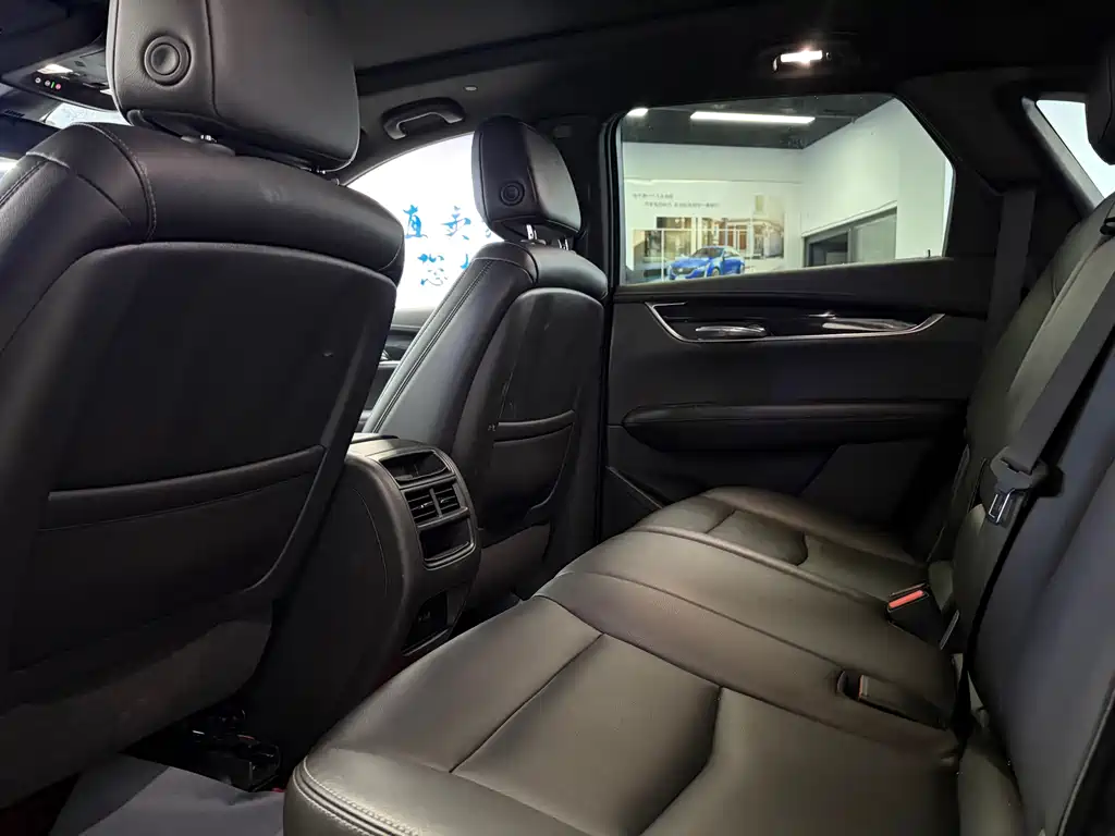 Cadillac XT5 — миниатюра 8