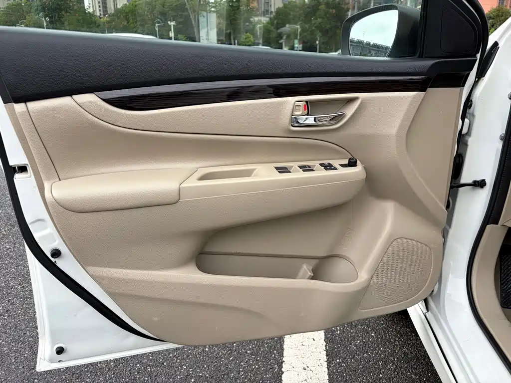 Suzuki Alivio — миниатюра 9