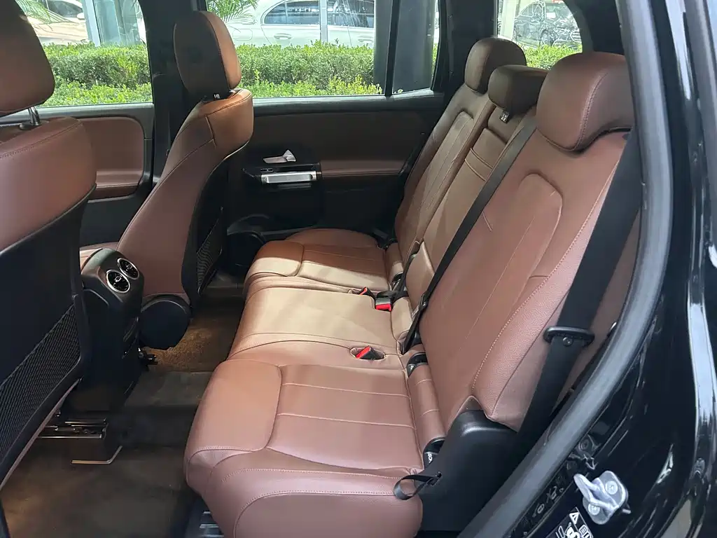 Mercedes-Benz GLB — миниатюра 9