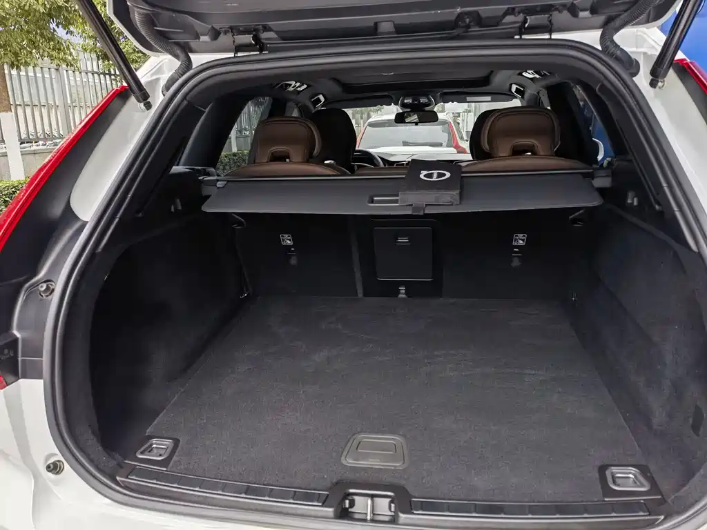 Volvo XC60 2024 B5 Luxury