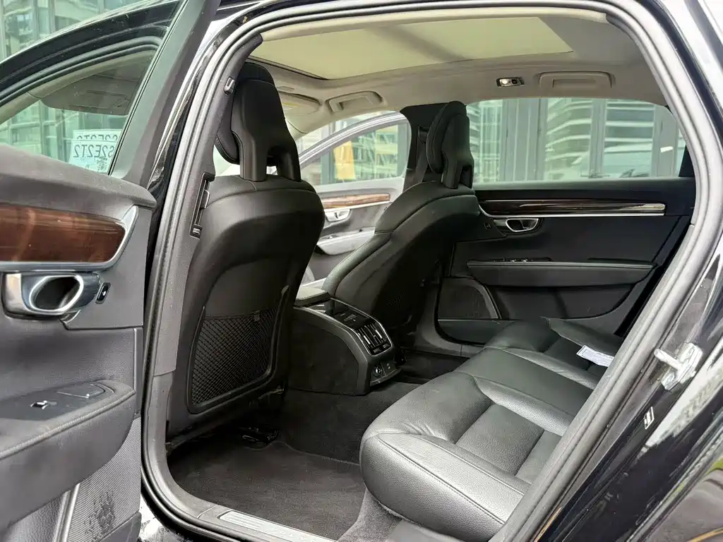Volvo S90 — миниатюра 6