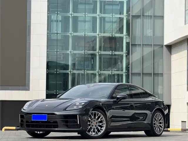 PORSCHE PANAMERA 2025