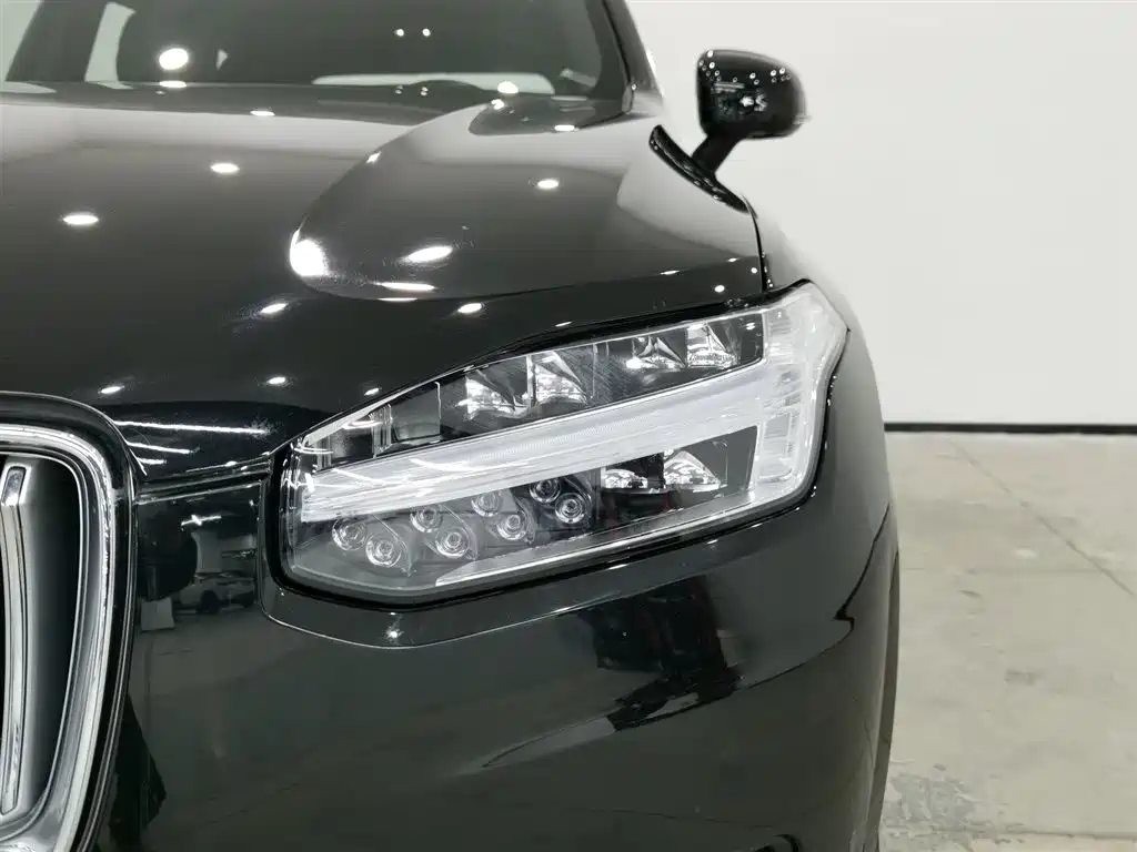 Volvo XC90 2022 B6 Luxury 7 мест