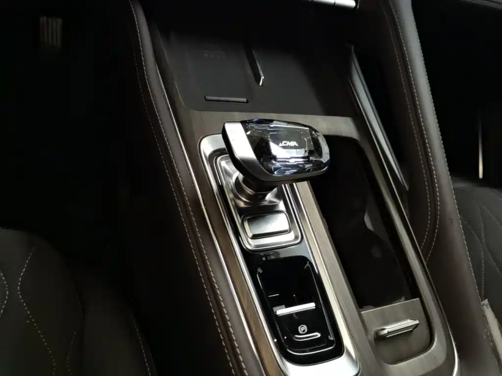 Geely Xingyue L — миниатюра 14