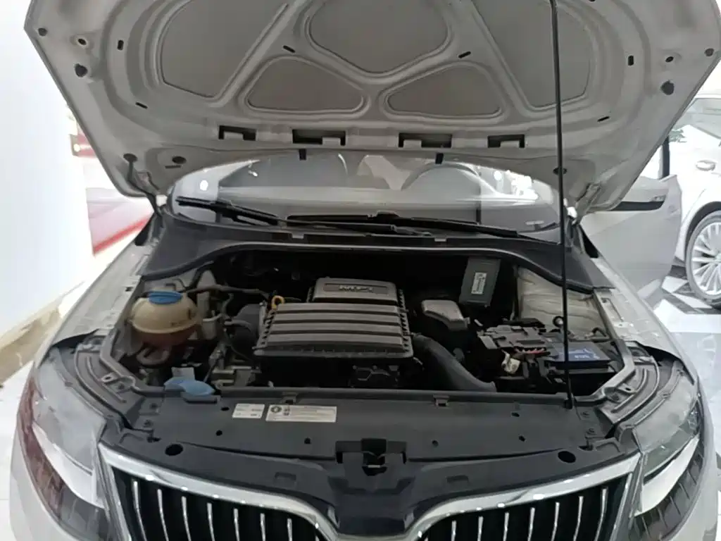 Skoda Rapid — миниатюра 20
