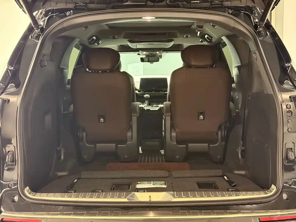Toyota Granvia — миниатюра 20