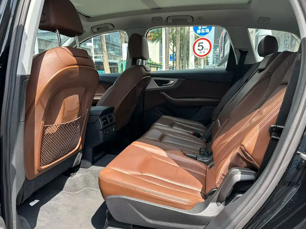 Audi Q7 — миниатюра 5