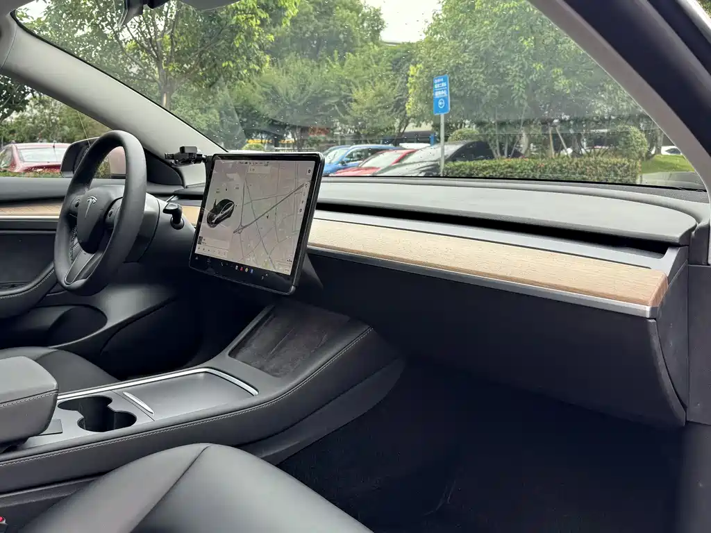 Tesla Model 3 — фотографии объявления, Фото 11