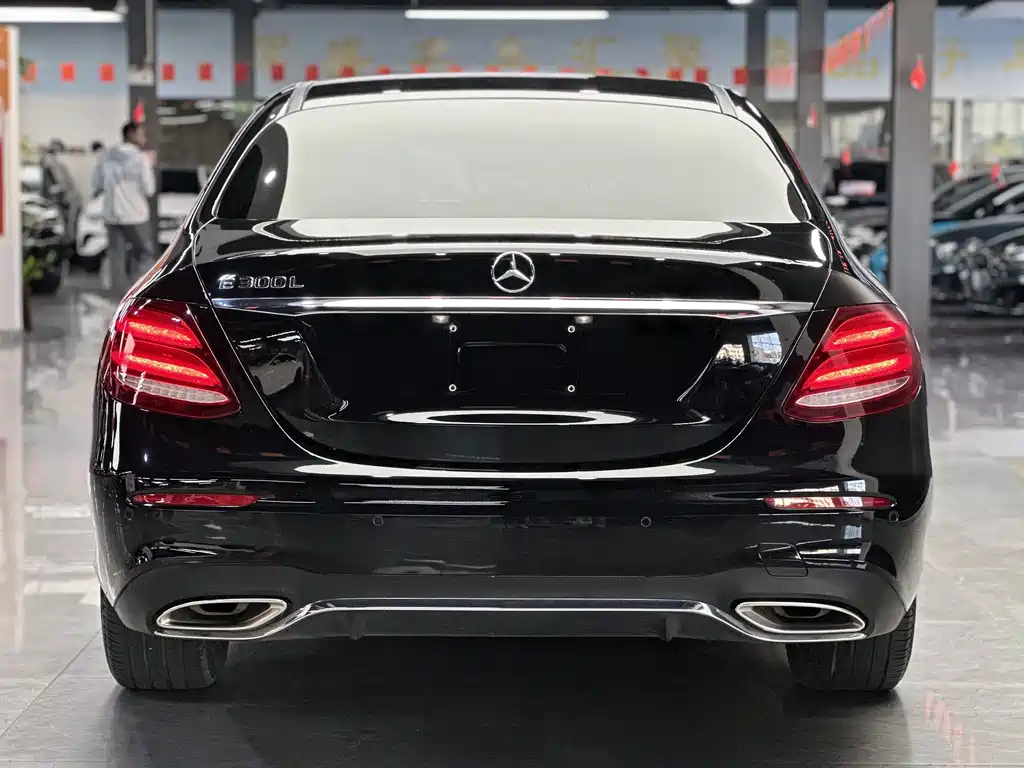 Mercedes-Benz E-Class — миниатюра 4