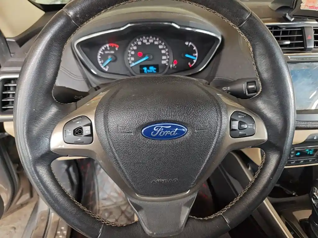 Ford Escort — миниатюра 11