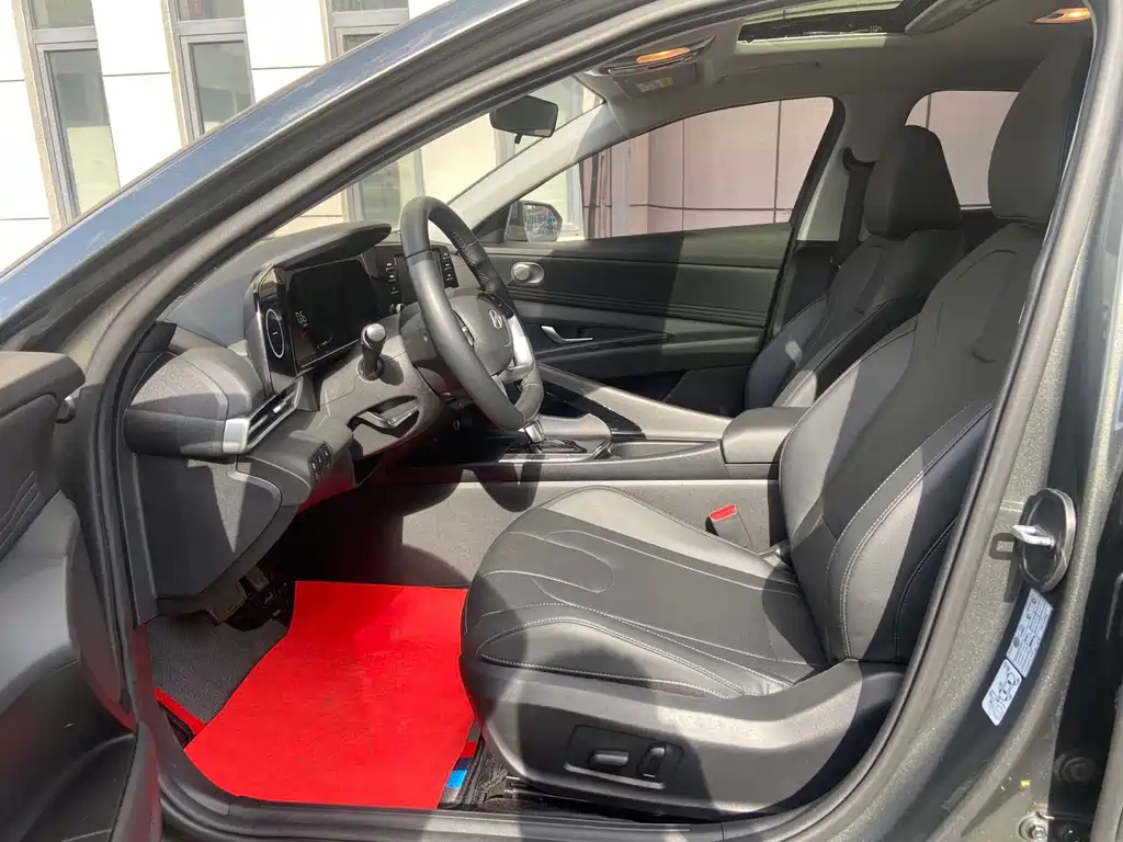 Hyundai Elantra — миниатюра 4