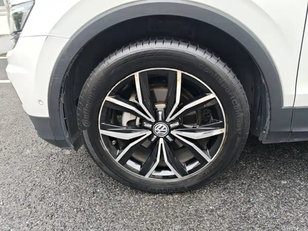 Volkswagen Tiguan L — миниатюра 23