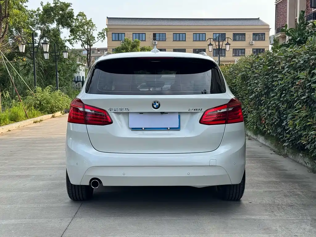 BMW 2 Series Active Tourer — миниатюра 8