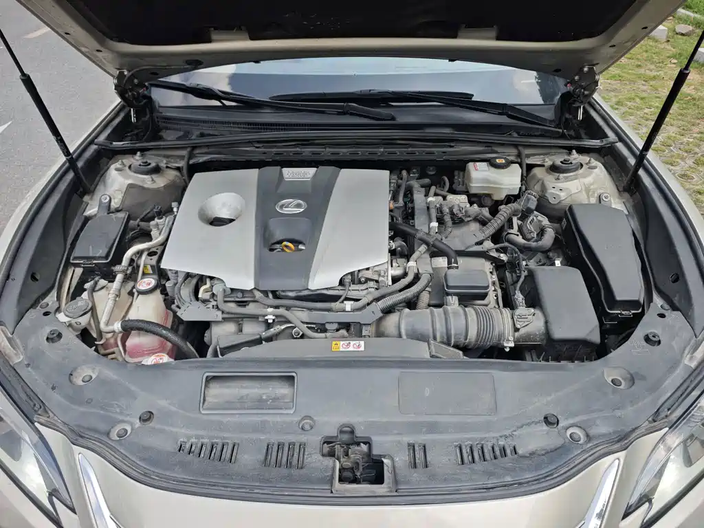 Lexus ES — миниатюра 23