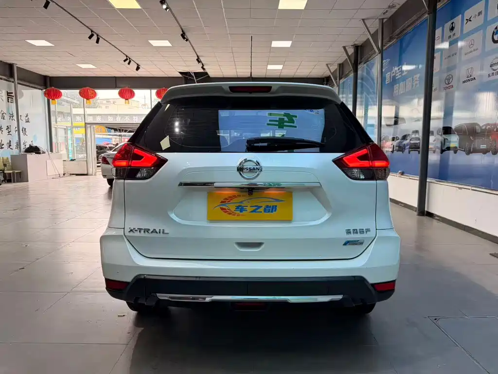 Nissan X-Trail — миниатюра 8
