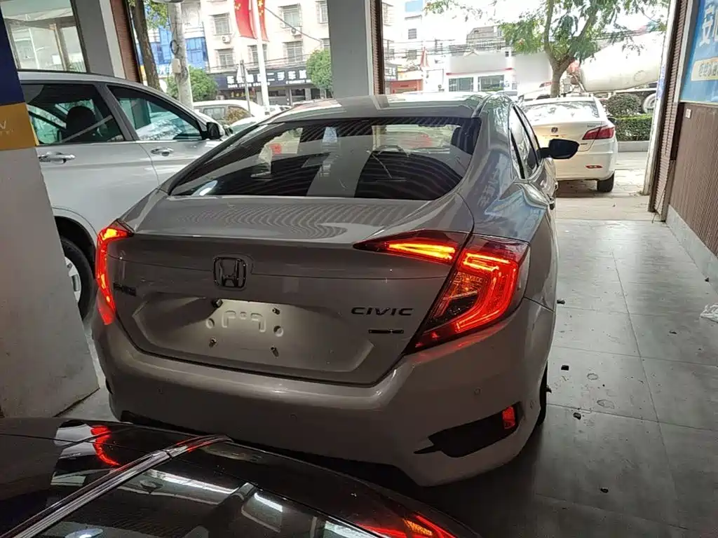 Honda Civic — миниатюра 6